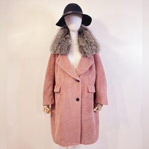 Vintage DAKS Pastel Pink Suri Alpaca Coat
✨ Removable Silver Fox Collar
